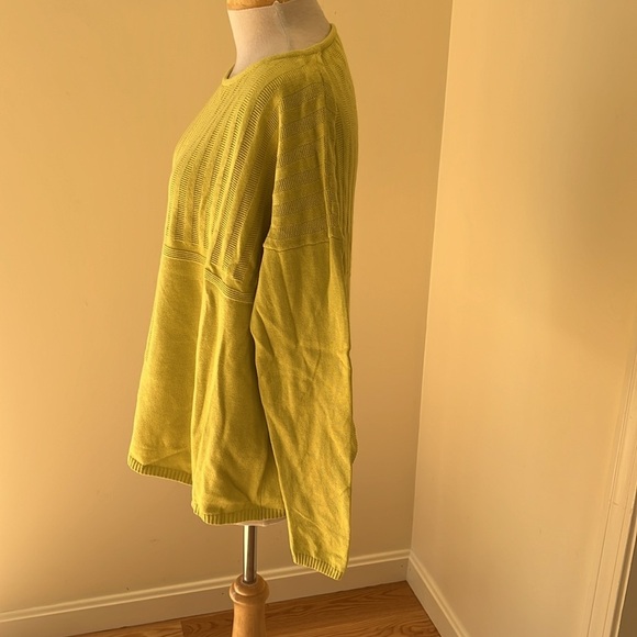 Lafayette 148 New York, generous small chartreuse knit sweater top. - Picture 3 of 8